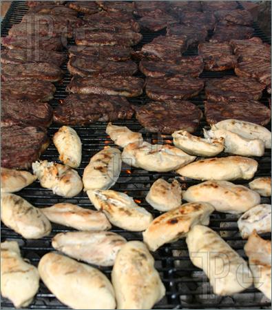 STUDY: CHICKEN AND GROUND BEEF  RISKIEST FOR PATHOGENS