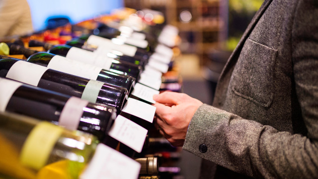 REPUBLICANS CUT SPECIAL DEAL TO ELIMINATE COMPETITION FOR THE LIQUOR LOBBY.