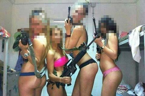 Female Israeli soldiers taking a few racy photos. Is it really that big of a deal? http://goo.gl/Y754Z